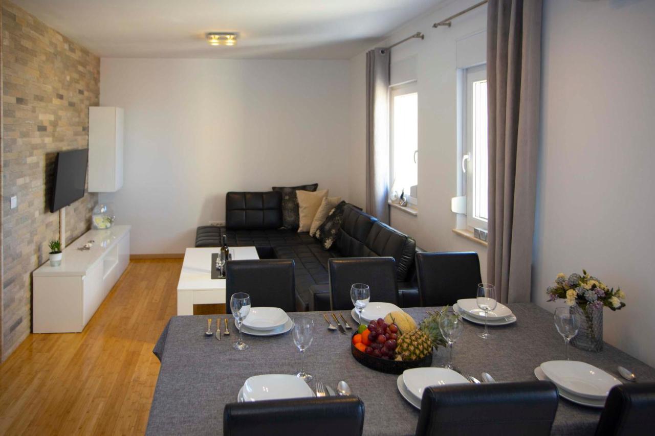 Apartments Lauc Makarska Exterior foto