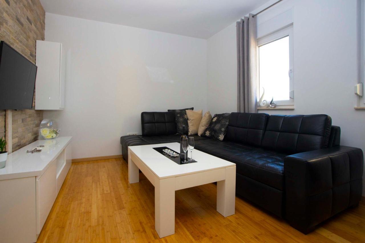 Apartments Lauc Makarska Exterior foto